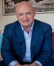 Official portrait of Mark Kelly